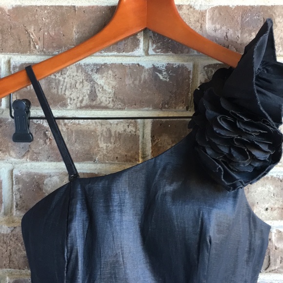 Juniors-Daisy Cocktail Dress - Picture 7 of 8